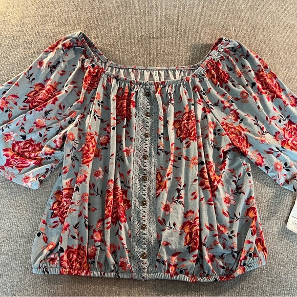 Mudd Floral Blouse with Lace Detail - Red and Gray - Picture 4 of 5